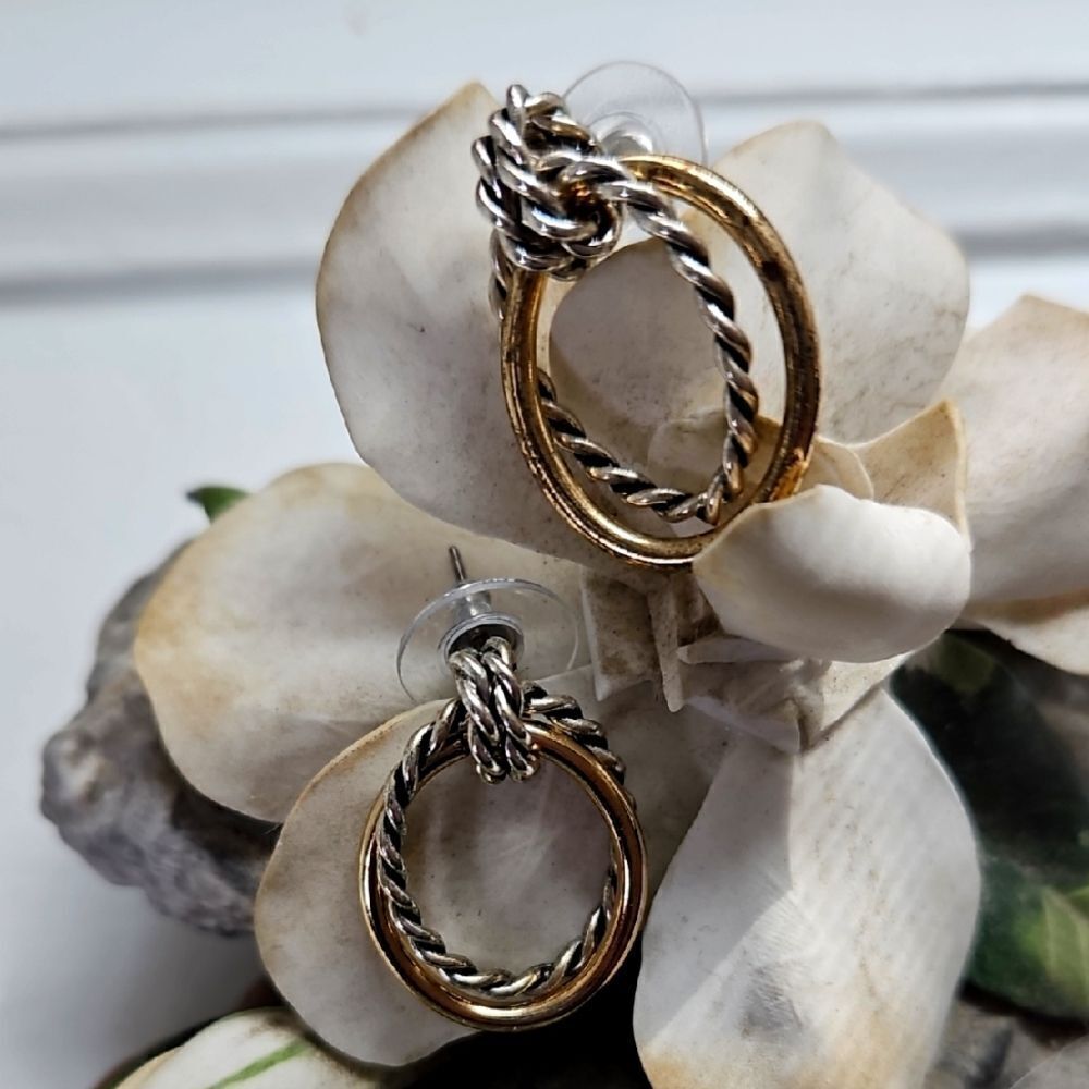 Vintage Gold and Silver Toned Lightweight Twisted  Earrings